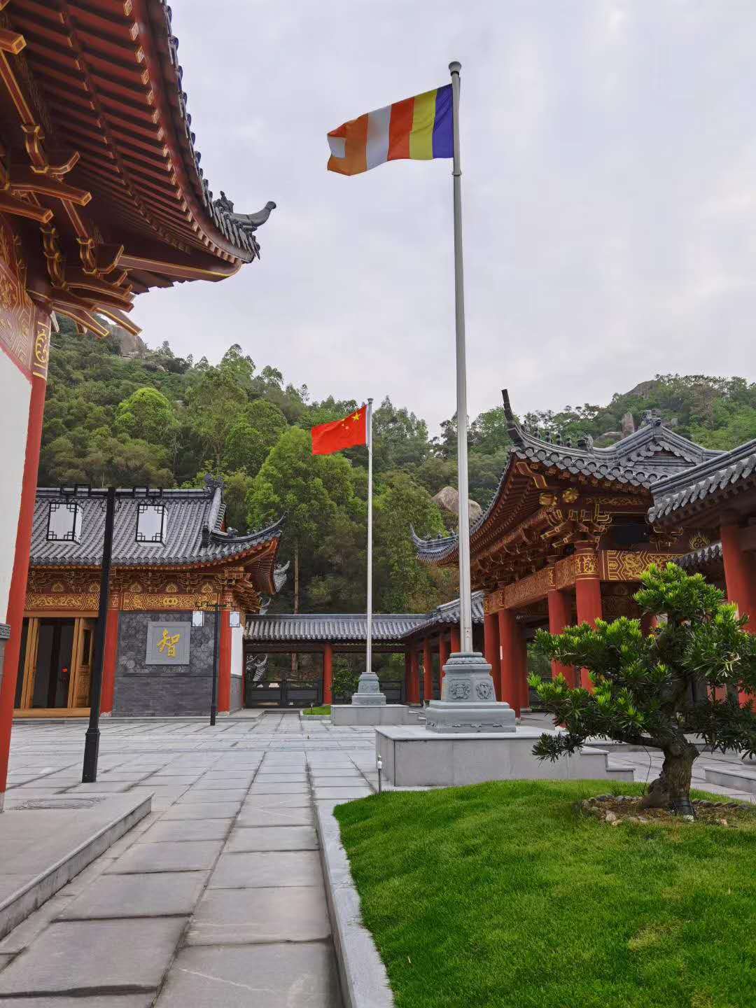 紅運(yùn)旗桿